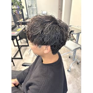 自然な動き×軽さが出る、扱いやすさ抜群のメンズパーマ - CØDE by KENJE【コードバイケンジ】掲載中