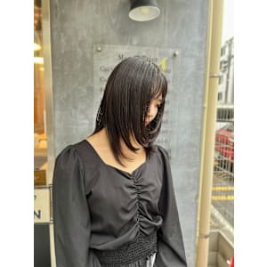 レイヤーカットで軽やか！くびれミディ - BUZZIot/h【バジオットエイチ】掲載中