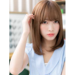 大人可愛いシースルーバングくすみベージュ　ハッシュカット