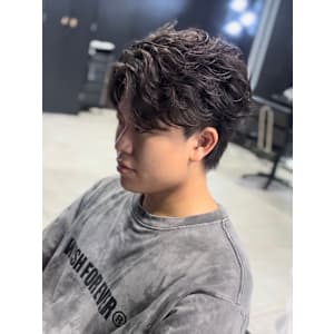 センターパート×ニュアンスパーマ×フェザーパーマ×men's - owl 心斎橋【アウル シンサイバシ】掲載中