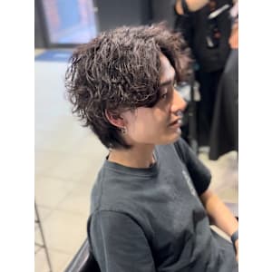 センターパート×波巻きパーマ×スパイラルパーマ×men's - owl 心斎橋【アウル シンサイバシ】掲載中