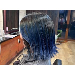 透け感ブルー×ミドルボブ／大人クールカラー