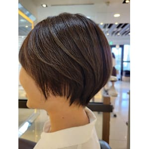 丸み×くびれで“首が細く見える”大人ショート - STYLE 成城【スタイルセイジョウ】掲載中