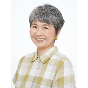 50代・60代に人気◎白髪を活かしたショート