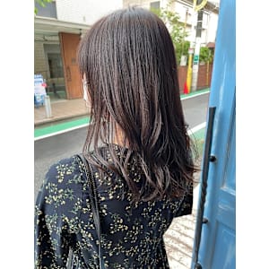 おしゃれ感と美人度up!グレージュヘア