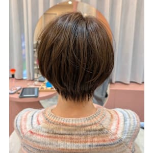 トップふんわりショート　顔まわりレイヤー　