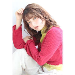 ミディアムレイヤーニュアンスカラー小顔ヘア20代30代40代