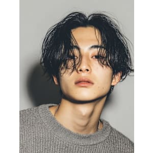 【センターパート×ウェットマッシュ】抜け感アンニュイヘア