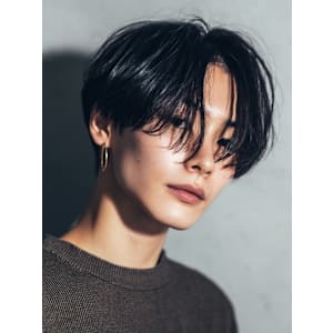 【センターパート×タイトストレート】知的×色気の二面性