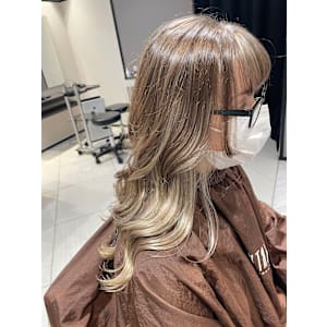 白髪を活かしてハイライト