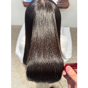 美髪矯正ストレート - EARTH/E 吉祥寺店 ハイライト/髪質改善/縮毛矯正【アース　エレガンス　キチジョウジテン　ハイライト　カミシツカイゼン　シュクモウキョウセイ】掲載中