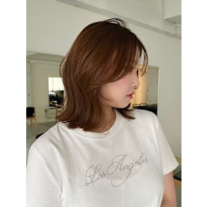 レイヤーカットくびれヘアブリーチなしヘーゼルブラウン - YOKE【ヨーク】掲載中