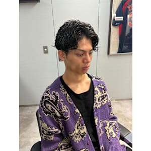 バーバー波巻きパーマセンターパート/渋谷 - INTRO . by Fi-Ne 渋谷【イントロ バイ フィーネ シブヤ】【イントロ バイ フィーネ シブヤ】掲載中