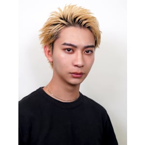 メンズカット×スパイキーショート×前髪立ち