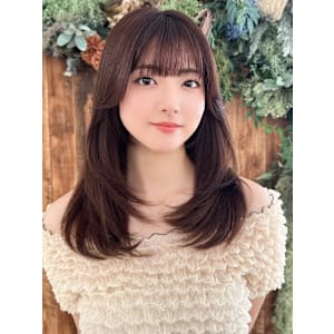 内巻きセミロング×顔周りレイヤー