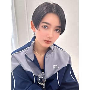 ハンサムショート×美シルエット×暗髪カラー