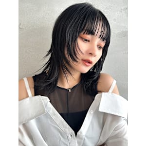 シアーブラック×レイヤーカット