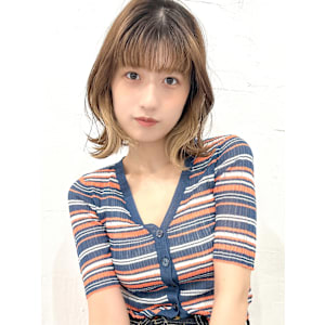 前髪インナーカラー×外ハネボブ