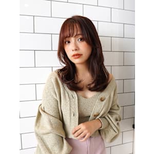 チャコールグレージュ×韓国風ヘア