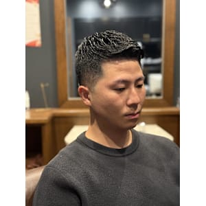 メンズ　ビジネス　ナチュラル　刈り上げ