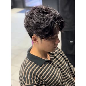 センターパート×ニュアンスパーマ×フェザーパーマ×men's - owl 心斎橋【アウル シンサイバシ】掲載中