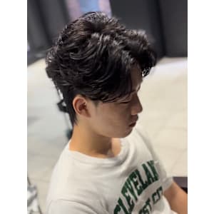 センターパート×ニュアンスパーマ×フェザーパーマ×men's