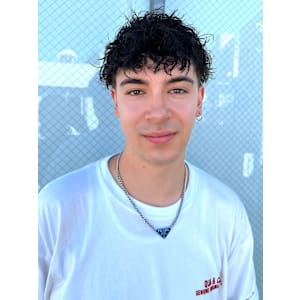 サッカードイツ代表　カイ・ハフェルツ　風　ヘアスタイル