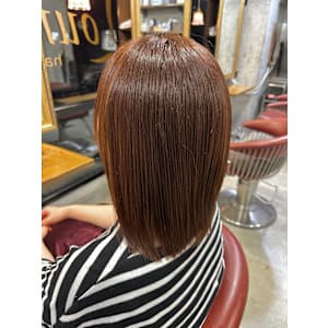 ミディアムスタイル×ナチュラルブラウンカラー