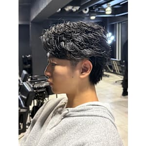 センターパート&フェザーパーマ&シャドウパーマ&黒髪&men