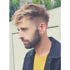 刈り上げセンターパートサーフカールフェザーパーママレットヘア