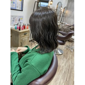 オリーブカラー