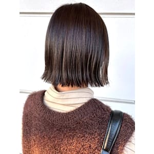 グレージュ ミニボブ 外ハネ 艶カラー 20代 似合わせ - 髪質改善 SEPT. 天神大名【カミシツカイゼン セプト テンジンダイミョウ】掲載中