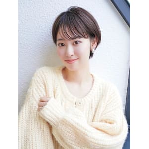 前髪ありショートヘア大人ひし形ショートヘア