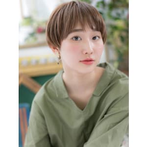 大人かわいいヴェールカラー小顔マッシュヘア　オリーブグリーン