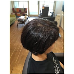 明るめオレンジブラウンのショートボブ