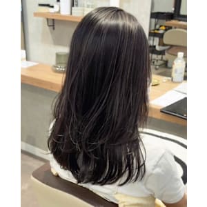 細めだからお洒落なハイライトグレージュ