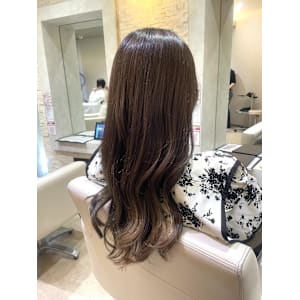 秋のまろやかアッシュグレーで透明感アップ - VISAGE plus【ヴィサージュ プラス】【ヴィサージュ プラス】掲載中