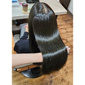 【酸性ストレート】オリーブブラウンカラー - Jewel Box 〜私のトリートメント〜 東梅田店【ジュエルボックス ヒガシウメダテン】掲載中