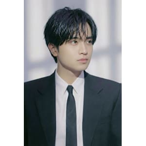 清潔感ある横流しバングの好印象ヘア - LOREN【ローレン】掲載中