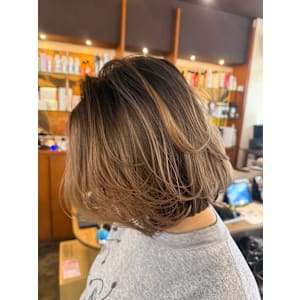 【ふわっと軽い質感が可愛い】ナチュラルバレイヤージュボブ