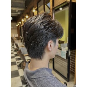 くせ毛こそ！センターパート - NYNY 梅田茶屋町店【ニューヨークニューヨーク ウメダチャヤマチテン】掲載中