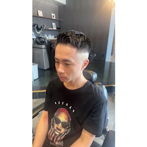 フェザーアップ・スキンハイフェード - @110 BARBER SHOP CONTINENTAL【ワンワンオー バーバー ショップ コンチネンタル】掲載中