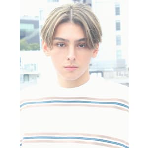 刈り上げセンターパートサーフカールフェザーパーママレットヘア