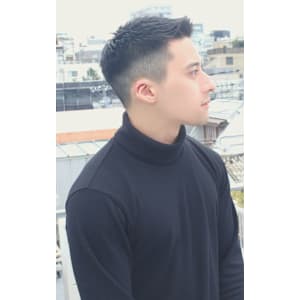 刈り上げセンターパートサーフカールフェザーパーママレットヘア