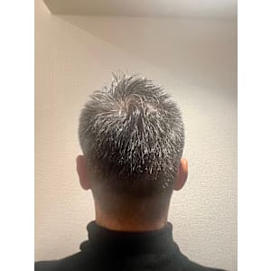 トップ長め刈り上げスタイル