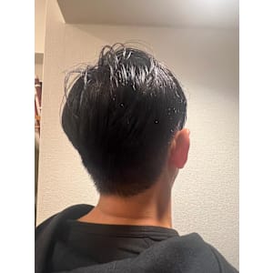 耳周り襟足スッキリショートスタイル