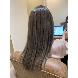 ベージュカラー