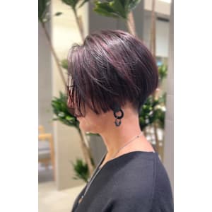 脱白髪染め大人ハイライトの前下がりボブ - Kimito Hairdesign&spa【武蔵小杉】ショート/ボブ/パーマ【キミトヘアデザインアンドスパムサシコスギショートボブパーマ】掲載中