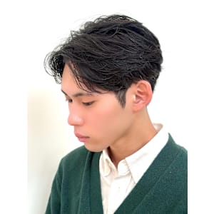 35日後でもキレイに決まる。フェザーパーマを“就活仕様”