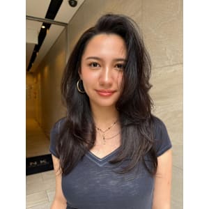 暗い髪色でも重くない！　海外バタフライレイヤー~*